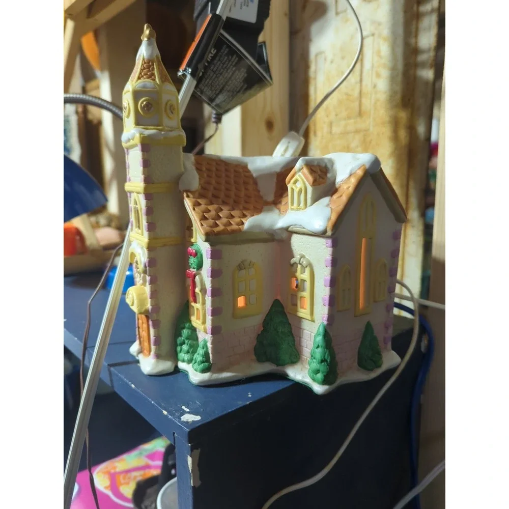 House of Lloyd Village Church Christmas Around World Lighted Collection  542082